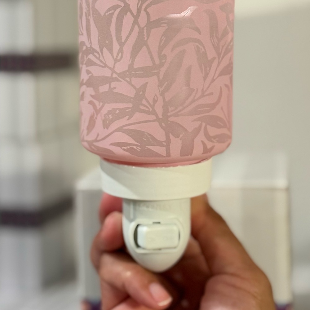 Scentsy Pink Floral Plug-In Warmer
